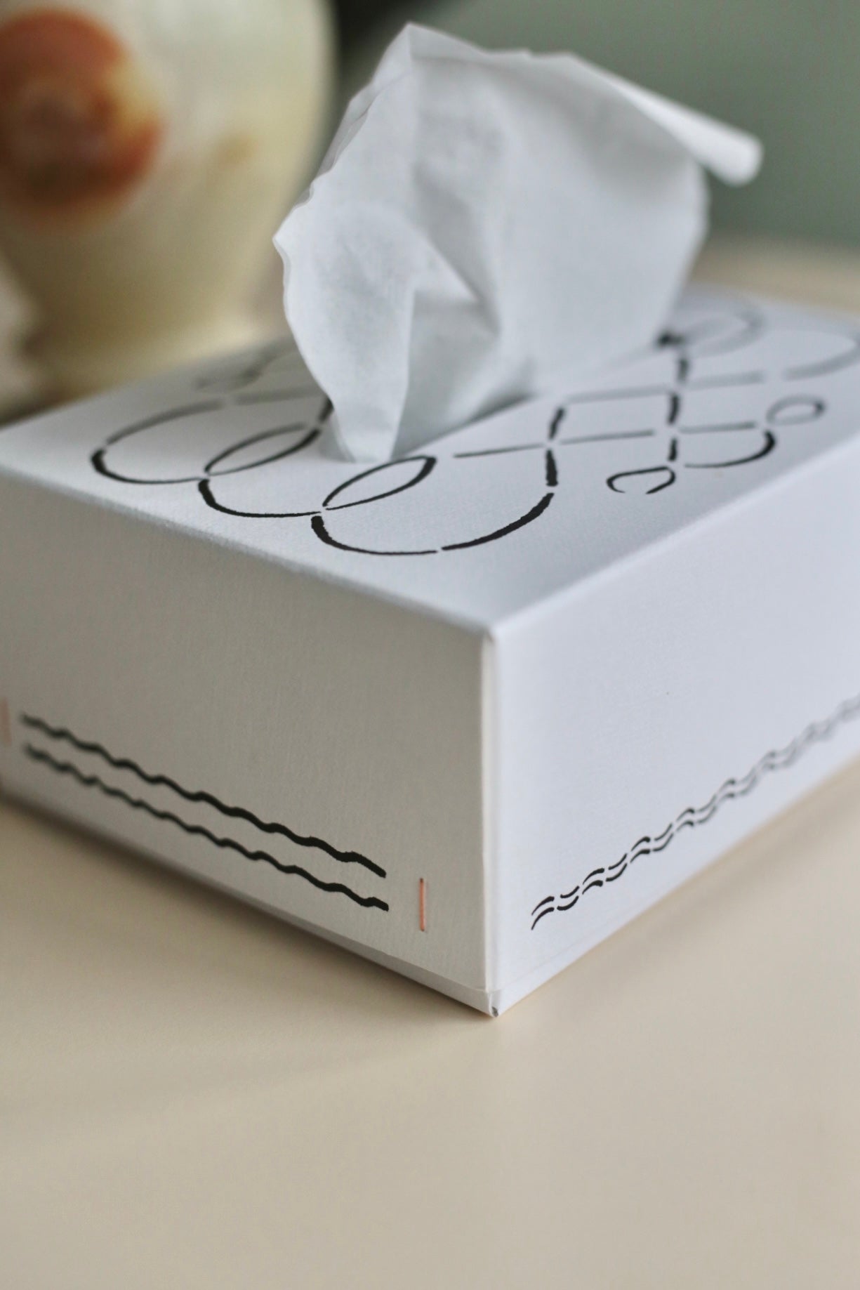 tissue case "white window"