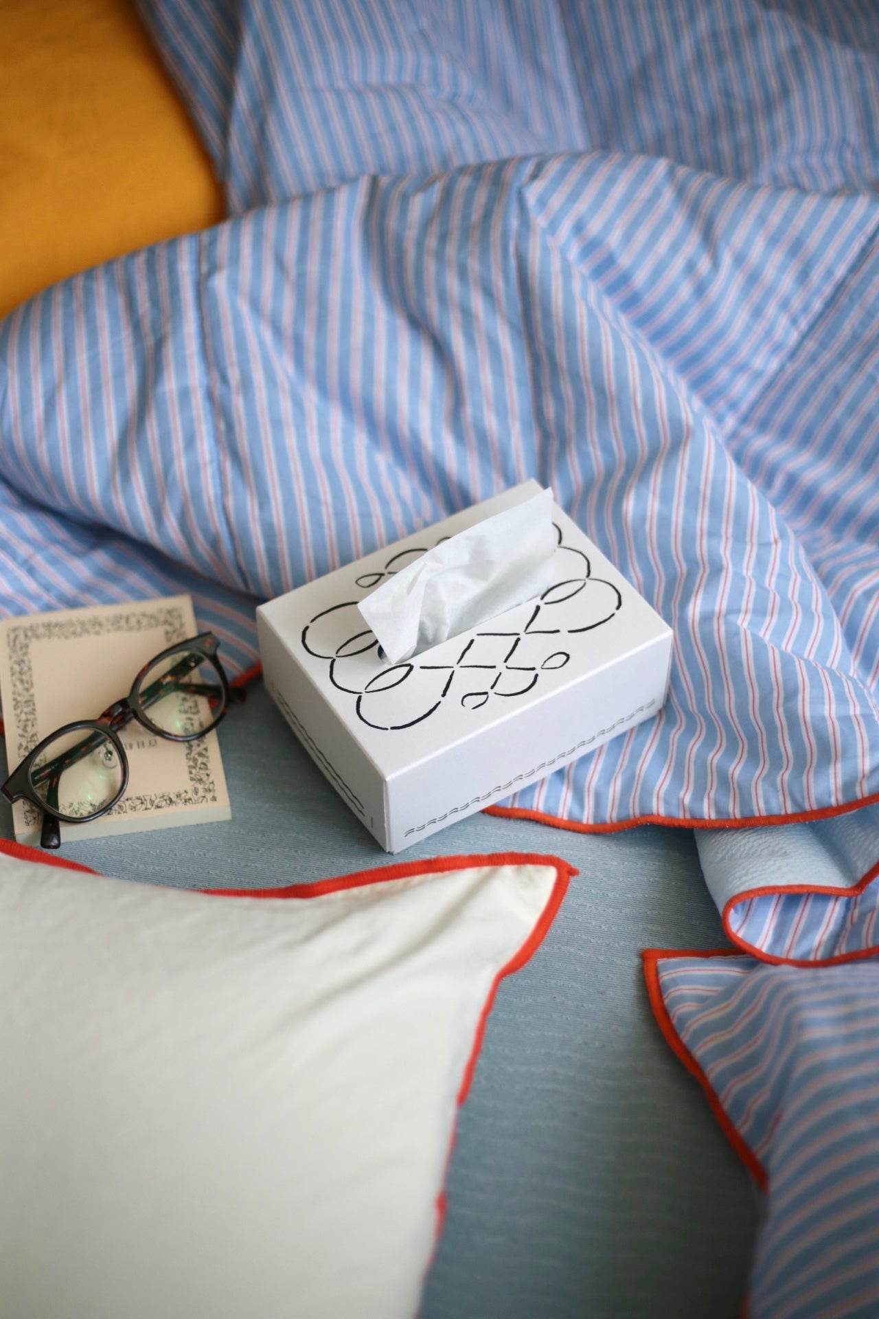 tissue case "white window"