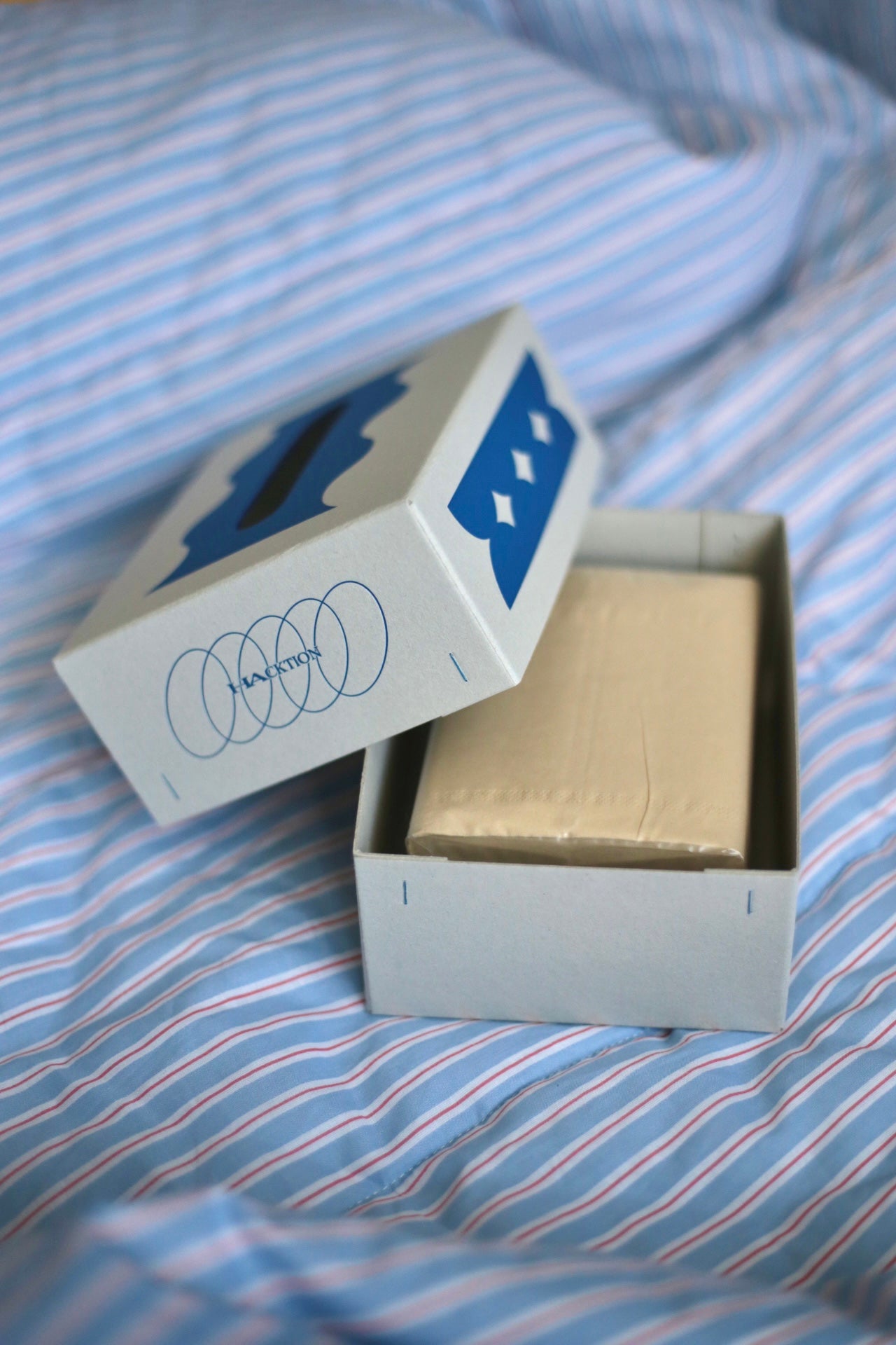 tissue case "Hacktion blue"